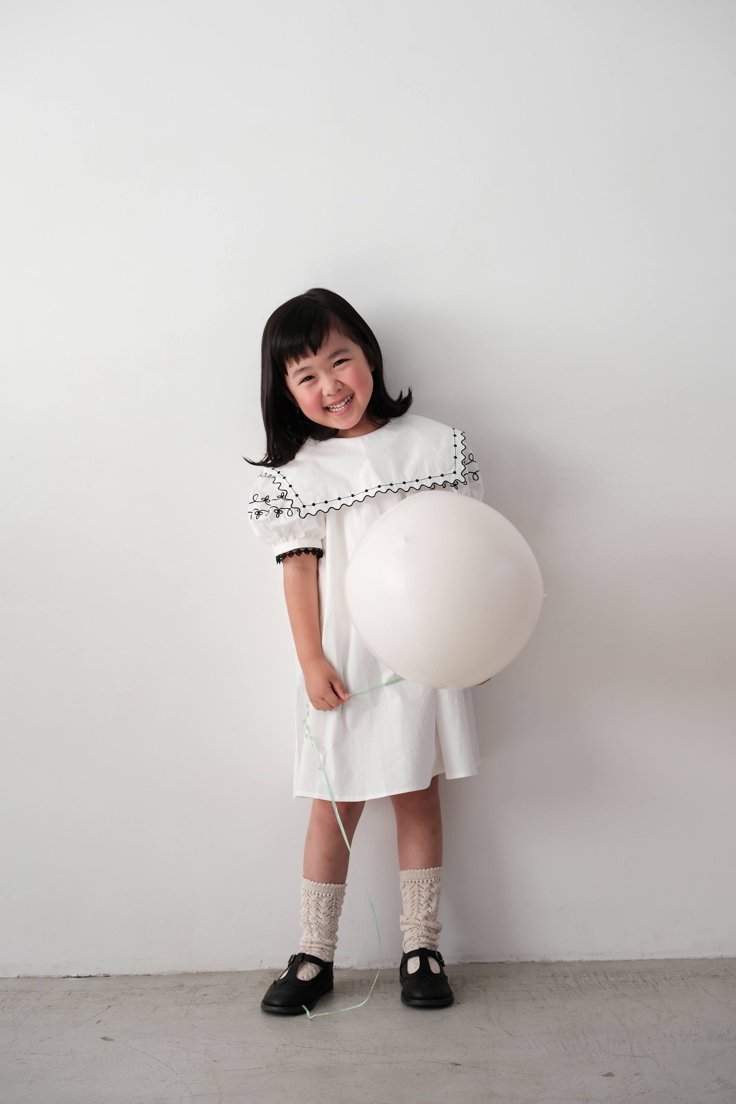25SS Navy collar embroidered dress
