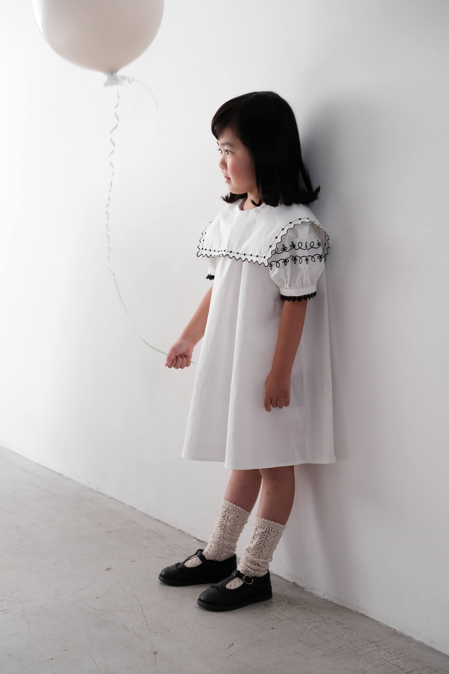 25SS Navy collar embroidered dress