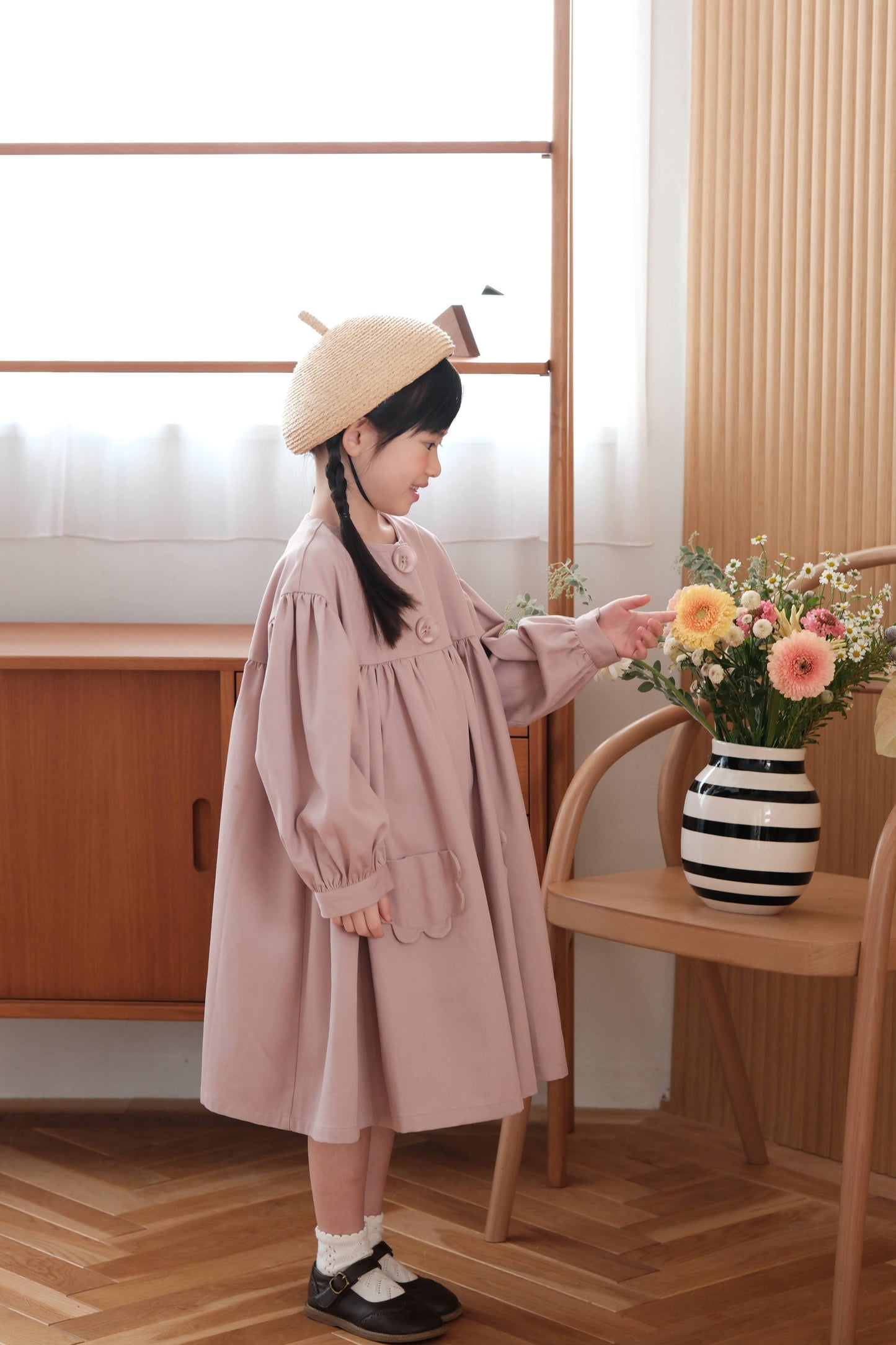 Loose-fitting trench coat