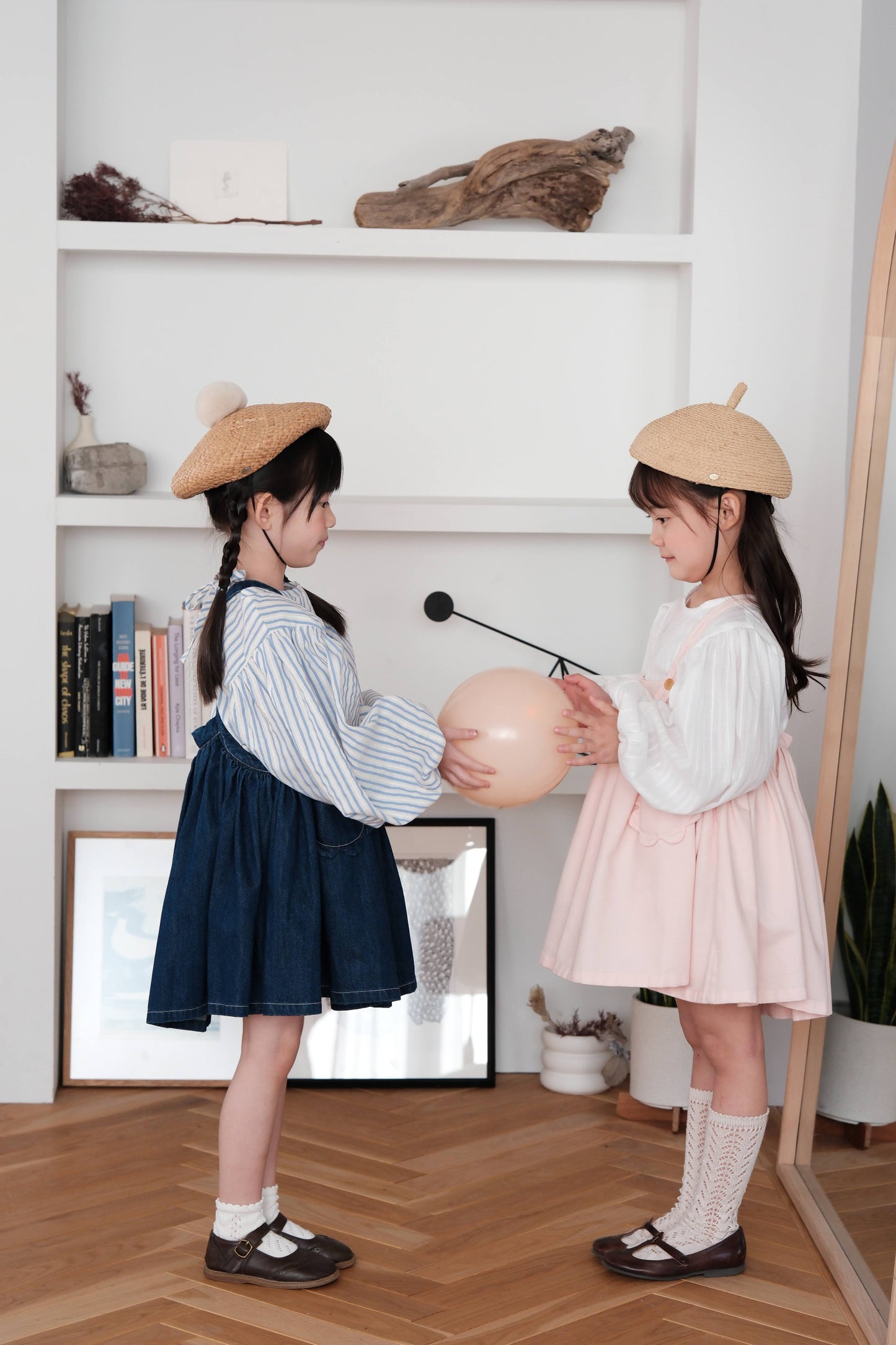 Lantern-sleeved shirt